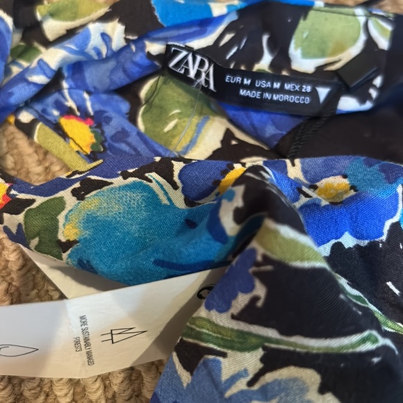 NWT ZARA zone shoulder blue floral asymmetrical crop blouse size medium - Picture 7 of 11